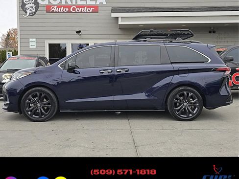 Used 2022 Toyota Sienna XSE image 4