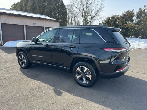 Used 2024 Jeep Grand Cherokee Limited 4xe image 4