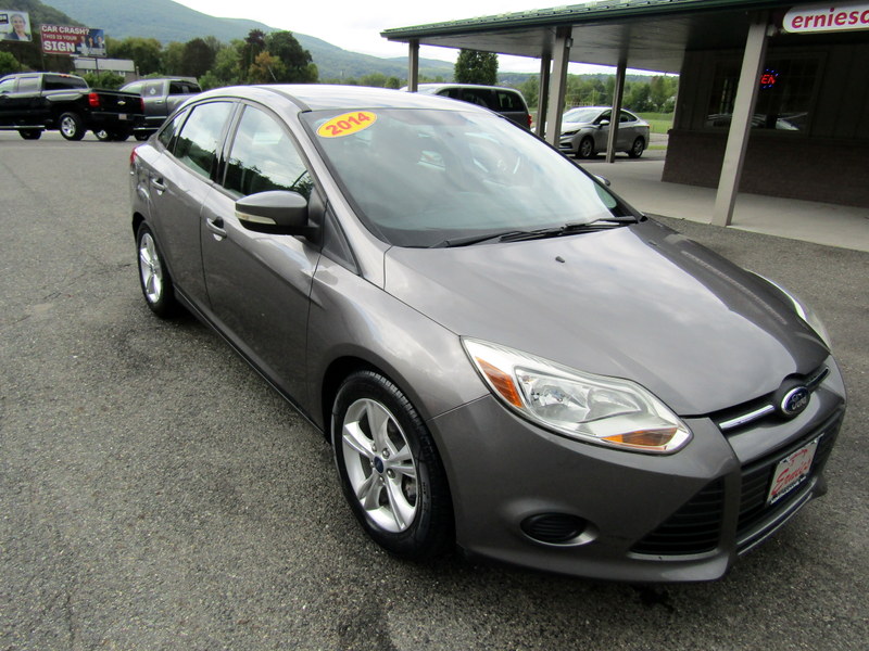 Used 2014 Ford Focus SE Sedan FWD image 3