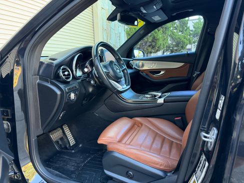 Used 2018 Mercedes-Benz GLC 43 AMG 4MATIC image 9
