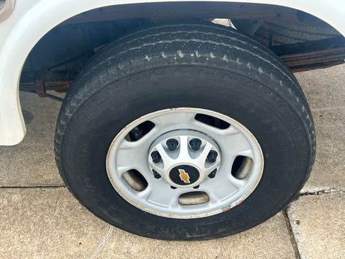 Used 2017 Chevrolet Silverado 2500 image 27