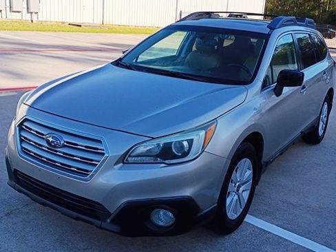 Used 2015 Subaru Outback 2.5i Premium image 1