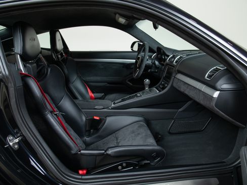 Used 2016 Porsche Cayman GT4 image 24