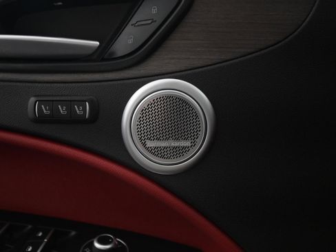 Used 2019 Alfa Romeo Stelvio Ti image 29