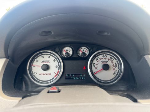 Used 2010 Ford Focus SE image 26