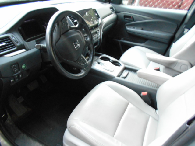 Used 2023 Honda Passport AWD EX-L image 6