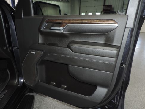 Used 2023 GMC Sierra 1500 4WD Crew Cab Elevation image 30