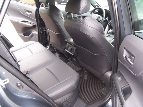 Used 2024 Toyota Venza Limited image 15