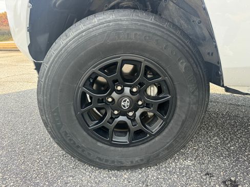 Used 2022 Toyota Tacoma SR image 22