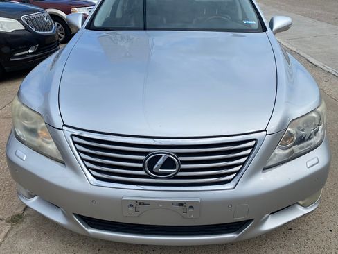 Used 2010 Lexus LS 460 Luxury image 2