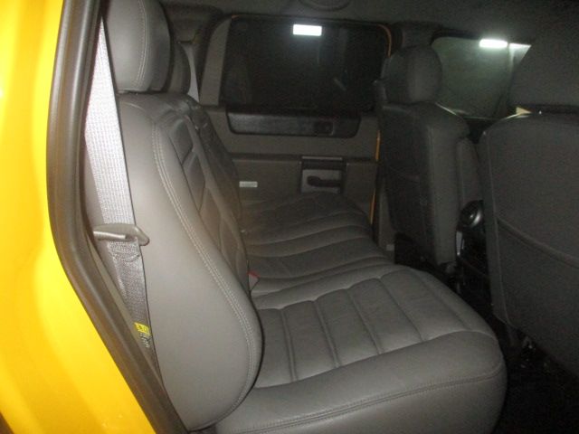 Used 2003 HUMMER H2 Sport Utility 4D AWD/4WD image 8