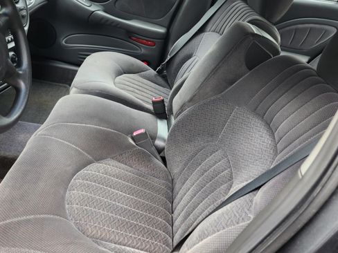 Used 2004 Pontiac Bonneville SE image 13