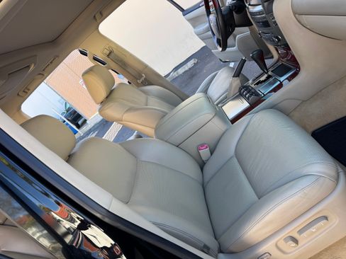 Used 2010 Lexus LX 570 image 36
