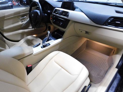 Used 2013 BMW 320i xDrive image 14