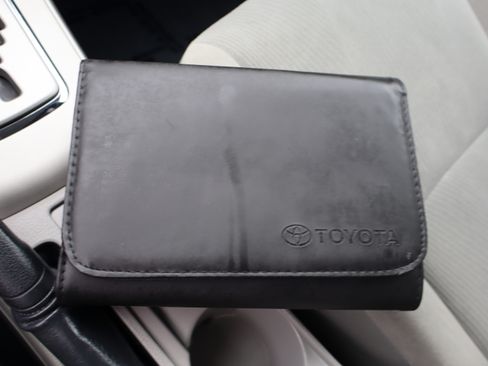 Used 2012 Toyota Corolla LE image 26