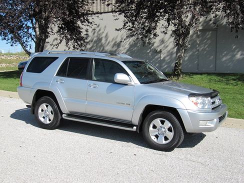 Used 2003 Toyota 4Runner Limited image 3