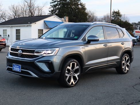 Used 2022 Volkswagen Taos SEL image 4
