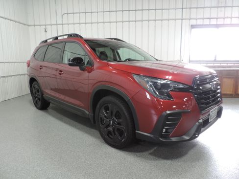Used 2023 Subaru Ascent Onyx Edition image 9