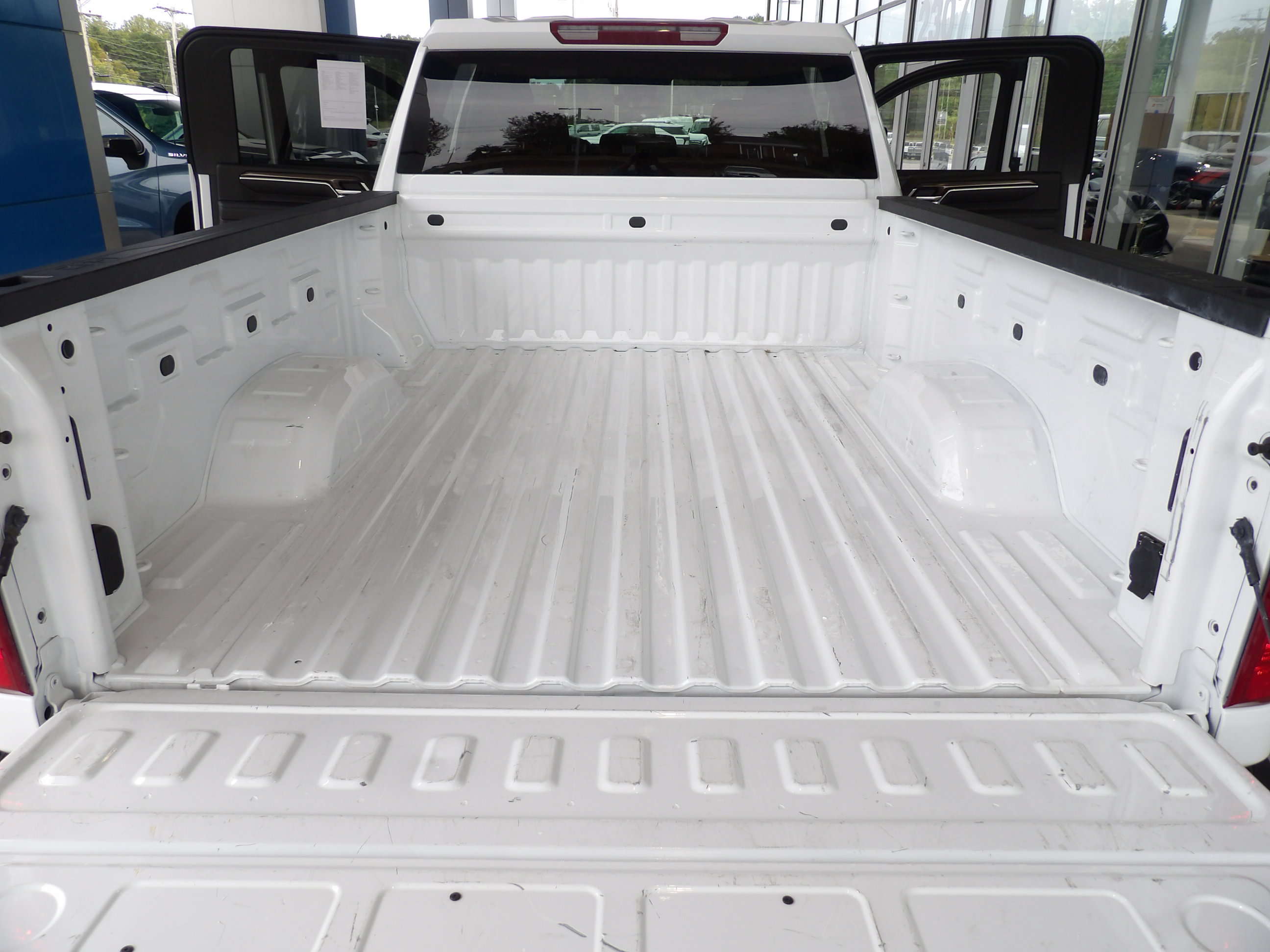 Used 2025 Chevrolet Silverado 2500 4x4 Crew Cab LT image 16