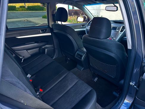 Used 2014 Subaru Outback 2.5i Premium Wagon 4D AWD/4WD image 16