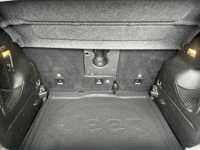 Used 2017 Jeep Renegade FWD Limited image 24