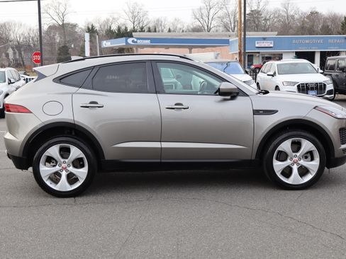 Used 2019 Jaguar E-PACE SE image 9