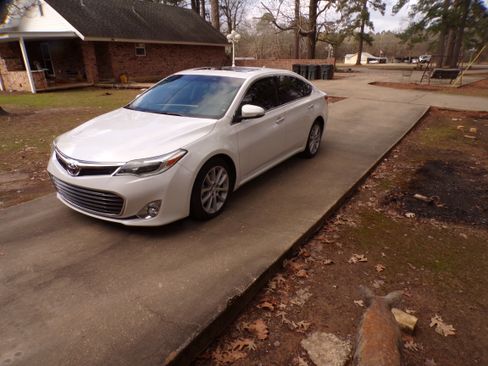 Used 2015 Toyota Avalon Limited image 1