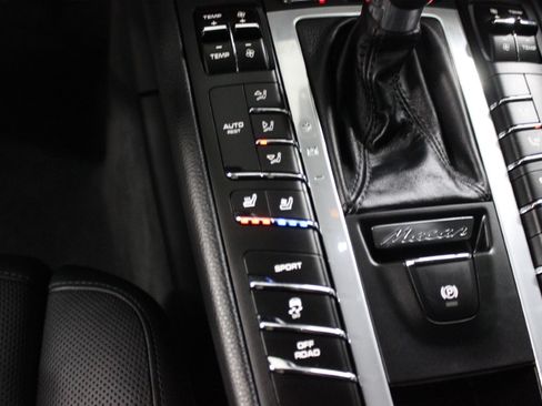 Used 2020 Porsche Macan S AWD/4WD image 19
