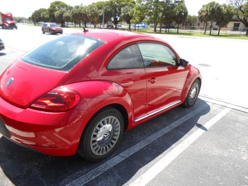 Used 2012 Volkswagen Beetle 2.5 image 5
