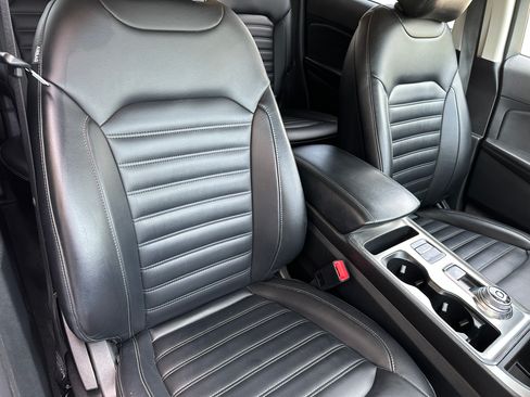Used 2022 Ford Edge AWD image 14