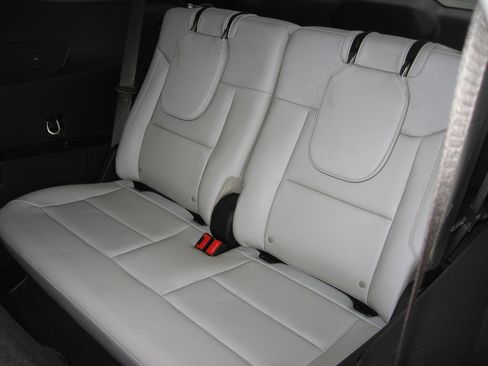 Used 2025 Ford Explorer Platinum image 7