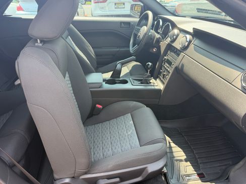 Used 2007 Ford Mustang GT Convertible RWD image 17