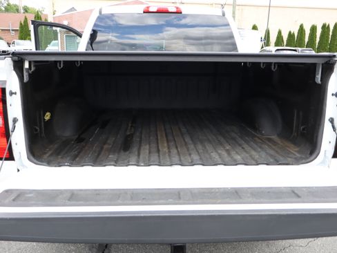 Used 2017 Chevrolet Silverado 1500 4x4 Crew Cab LT w/ Z71 image 31