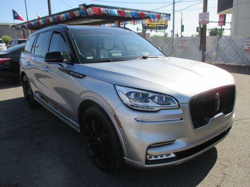 Used 2023 Lincoln Aviator AWD Black Label image 18