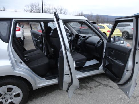 Used 2013 Kia Soul image 3