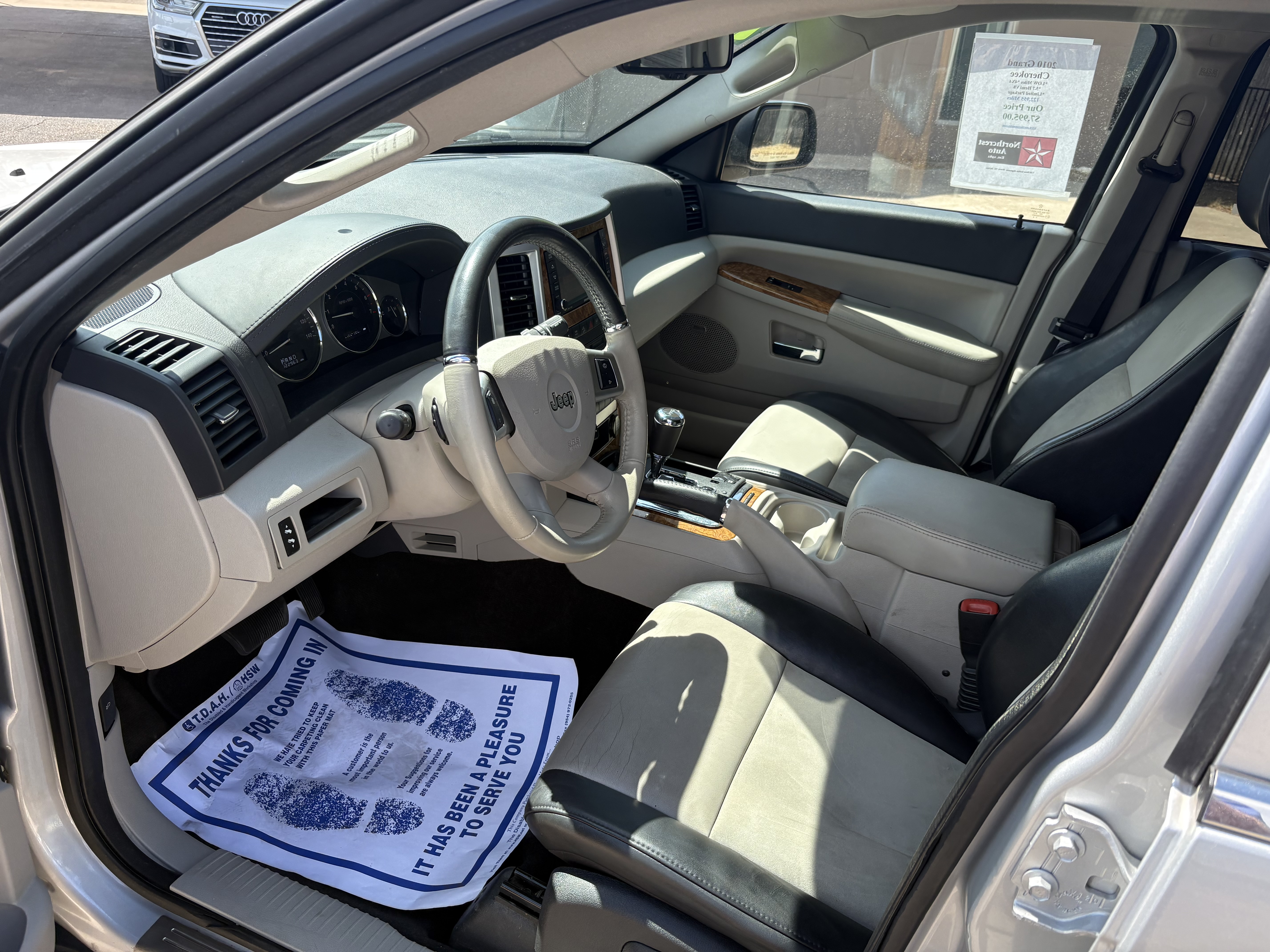 Used 2010 Jeep Grand Cherokee 4WD Limited image 4