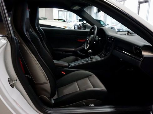 Used 2019 Porsche 911 Carrera T RWD image 36