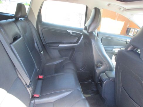 Used 2015 Volvo XC60 FWD T5 Premier image 11