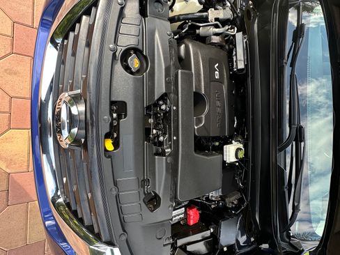 Used 2017 Nissan Pathfinder SV image 10