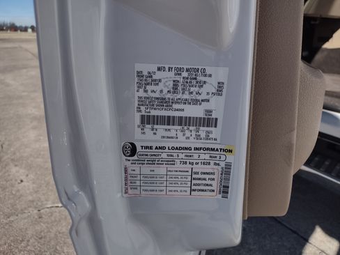 Used 2012 Ford F150 Lariat image 38