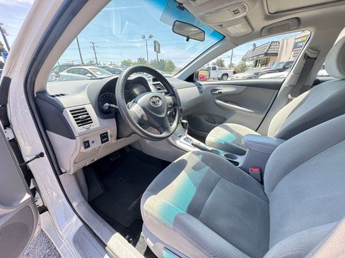 Used 2012 Toyota Corolla LE FWD image 16