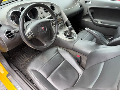 Used 2007 Pontiac Solstice GXP Convertible RWD image 6