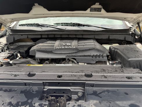 Used 2018 Nissan Titan SV image 77