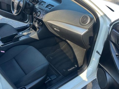 Used 2013 MAZDA MAZDA3 i Touring image 10