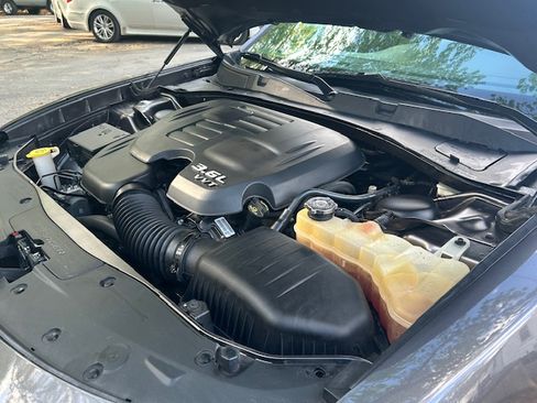 Used 2015 Dodge Charger SE image 29