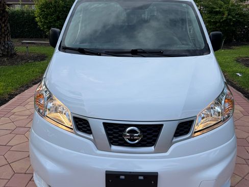 Used 2019 Nissan NV200 SV FWD image 2