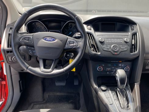 Used 2018 Ford Focus SE Sedan FWD image 14
