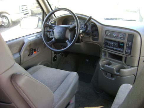 Used 2005 GMC Safari image 10