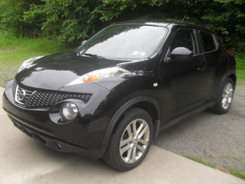Used 2011 Nissan Juke SL image 1