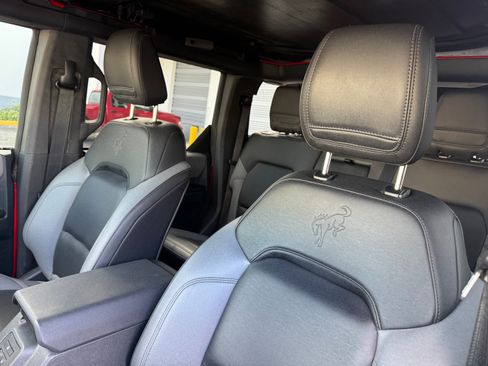 Used 2024 Ford Bronco Black Diamond image 12